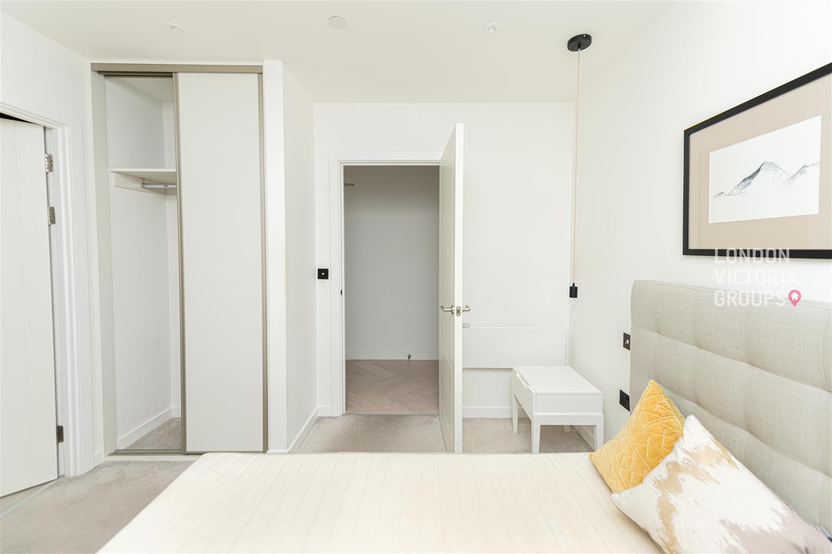 12 Dock Street, London
